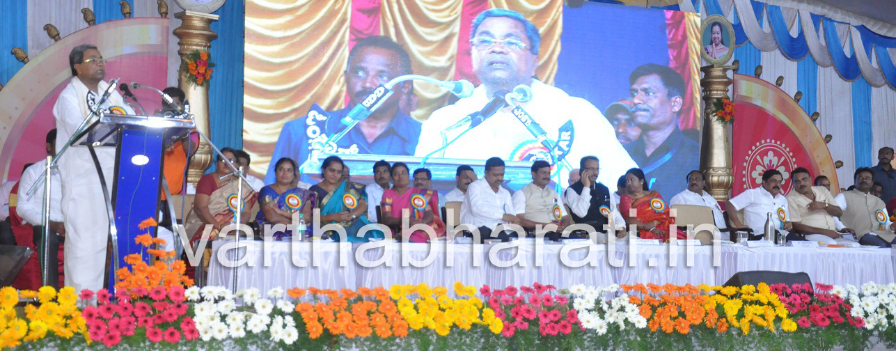 ಅಮಿತ್ ಶಾ ಮೊದಲು ಅವರ ಪುತ್ರನ ಆಸ್ತಿಯ ಲೆಕ್ಕ ನೀಡಲಿ: ಸಿಎಂ ಸಿದ್ದರಾಮಯ್ಯ